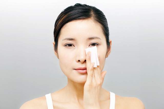 脸上出油是什么原因，脸上出油怎么调理 美容健康 第2张