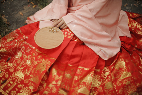 《琉璃》女主古装太可了，一套汉服几百到几万，上身简直太仙了 穿搭 第4张