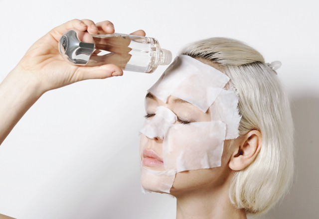 爽肤水用完要洗脸 爽肤水正确使用方法 美容健康 第1张