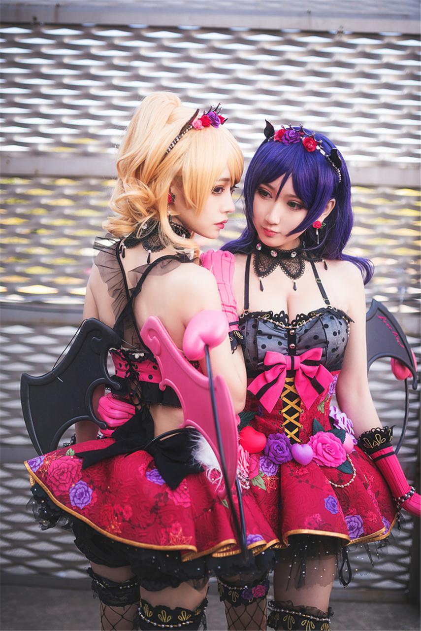 性感姐妹花美女演绎游戏魔兽装备性感美女诱惑(1/14) 美女图片 第1张