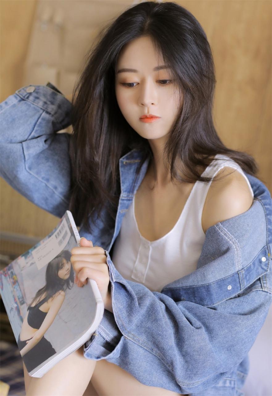 亚洲日本美女学霸校花牛仔上衣居家生活唯美写真(1/9) 美图 第1张