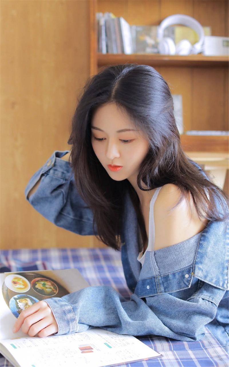亚洲日本美女学霸校花牛仔上衣居家生活唯美写真(1/9) 美图 第1张