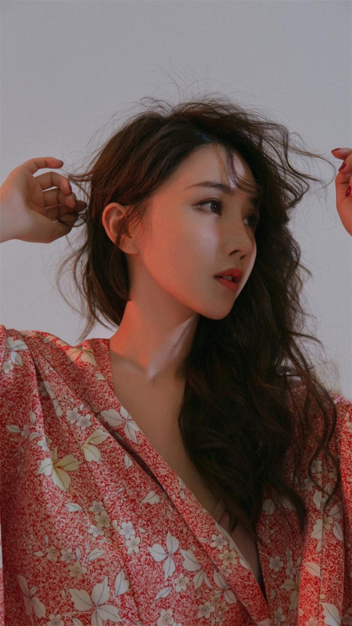 日本迷人性感美女模特顾深深红色花和服魅力写真(1/7) 美图 第1张