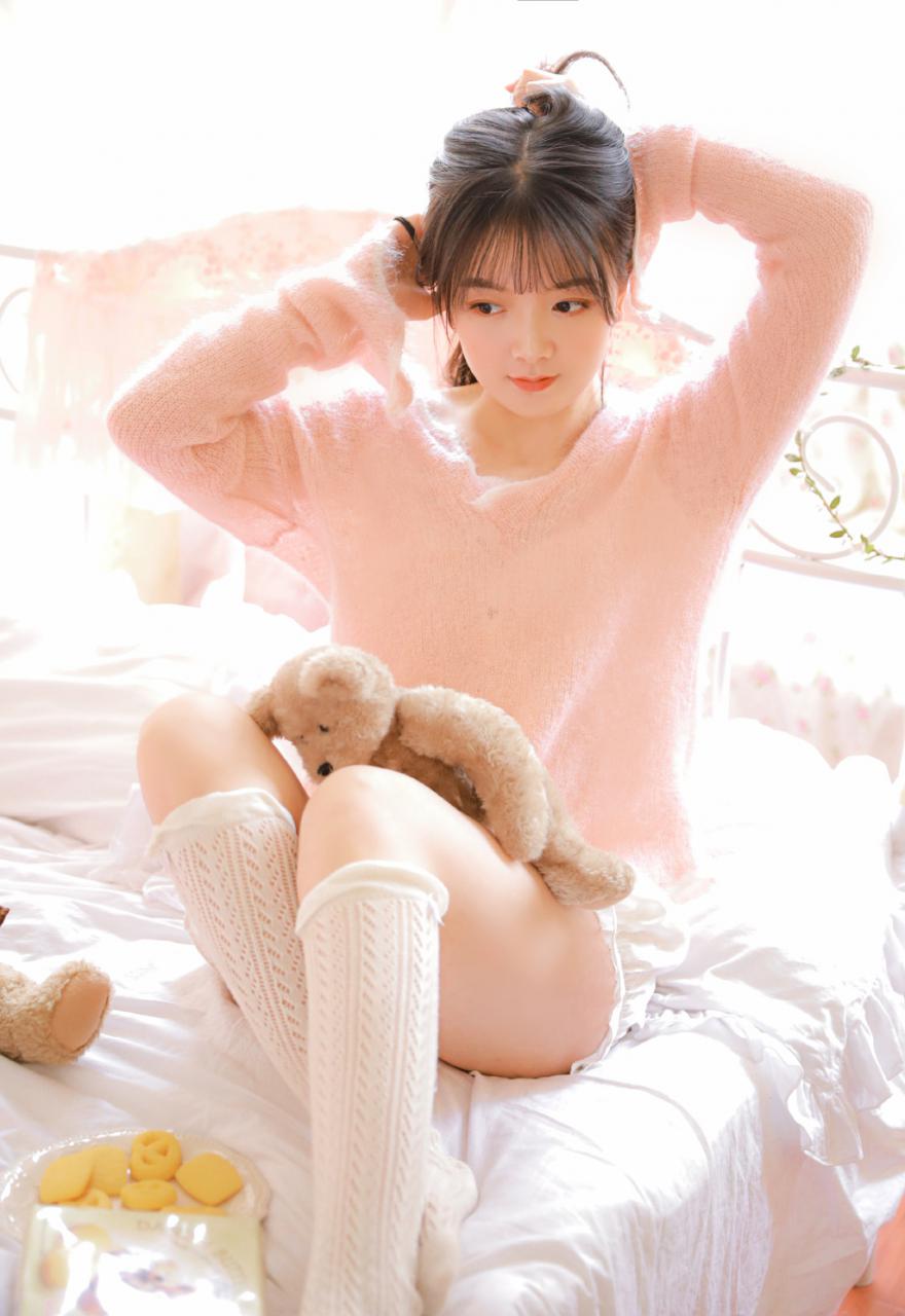 粉嫩装扮美女模特居家私房诱惑图片大全(1/12) 美图 第1张