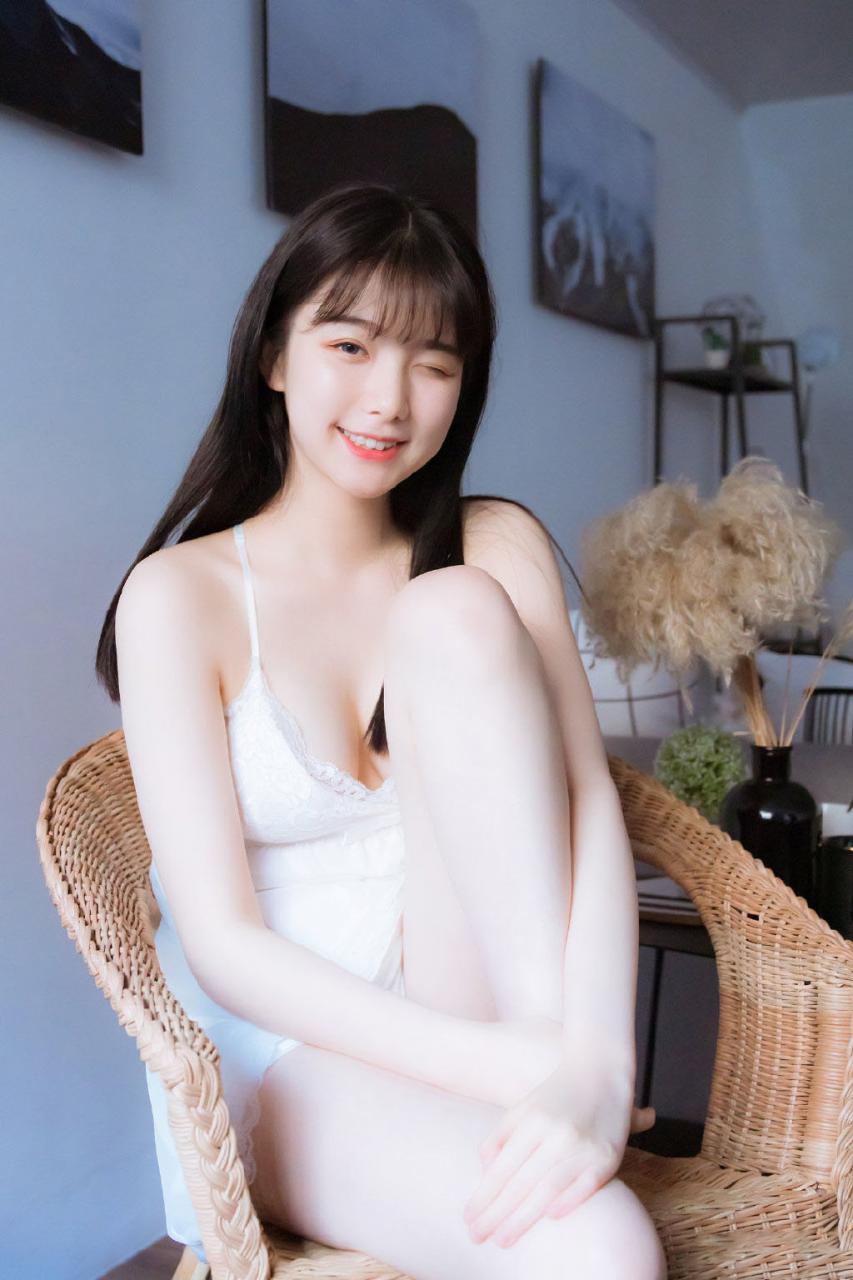甜美笑容气质美胸美女纯美私房美图(1/6) 美图 第1张