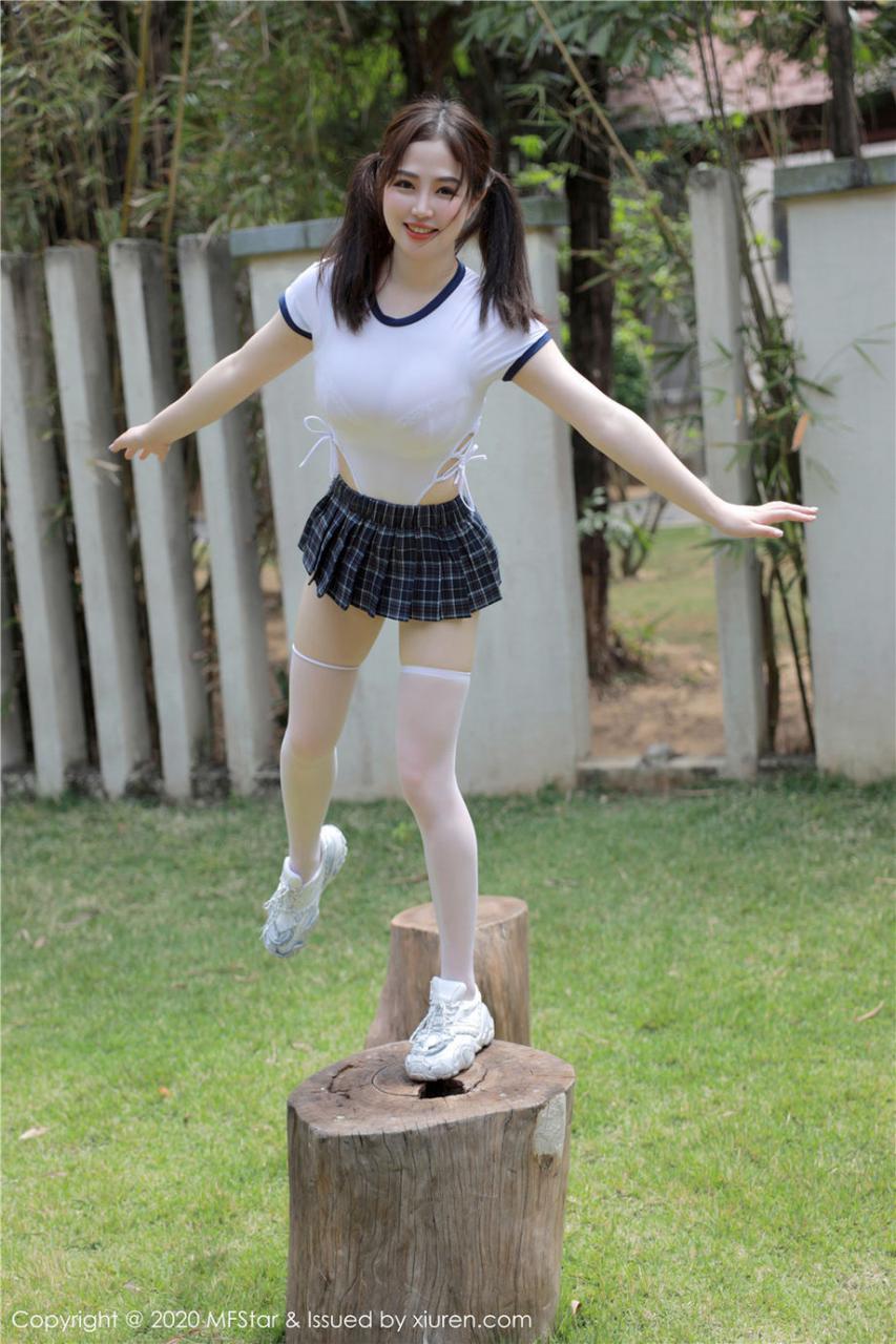 极品死库水爆乳娃娃脸美女cake泳池可爱写真图片(1/12) 美图 第1张