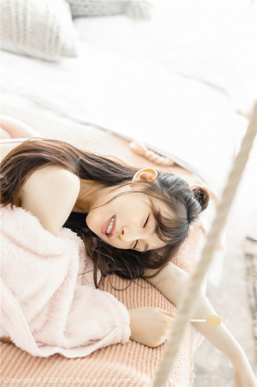 粉嫩棒棒糖女神ynn刘奕宁极品闺房美图(1/25) 美图 第1张
