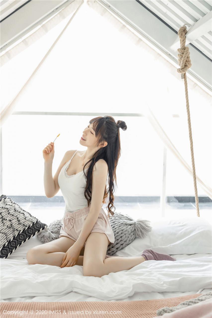 粉嫩棒棒糖女神ynn刘奕宁极品闺房美图(1/25) 美图 第1张