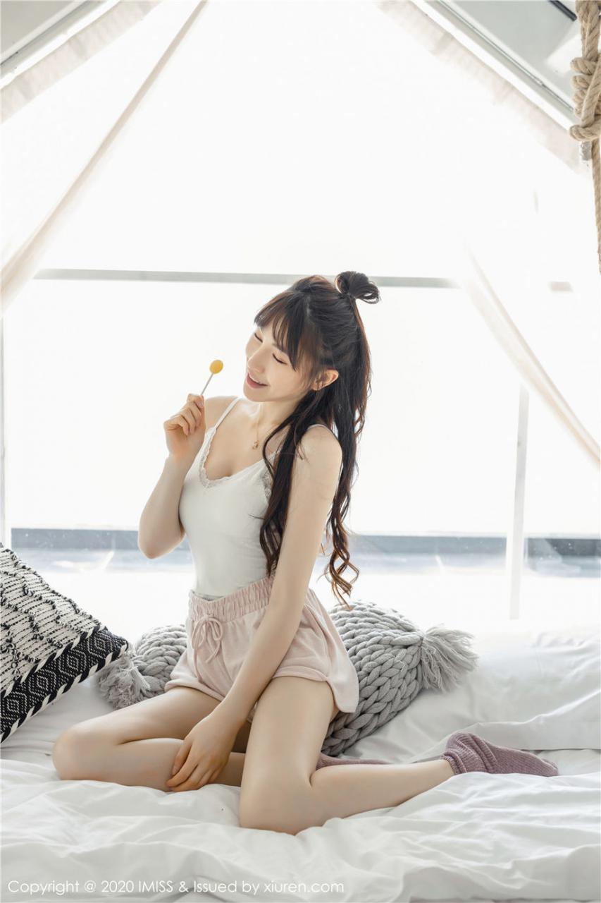 粉嫩棒棒糖女神ynn刘奕宁极品闺房美图(1/25) 美图 第1张