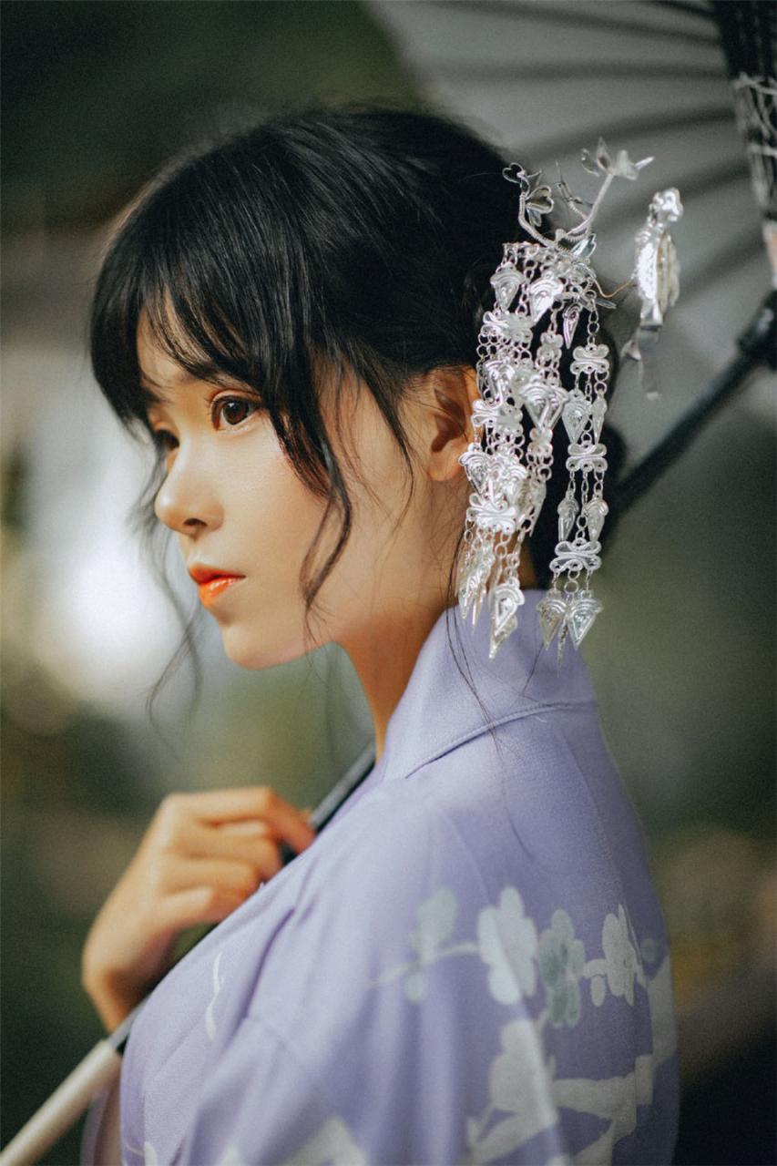 日本美女紫色和服小清新迷人妩媚魅力艺术写真(1/8) 美图 第1张