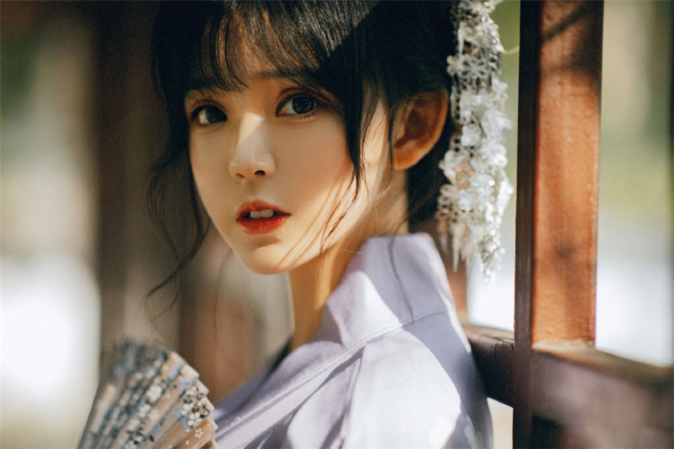 日本美女紫色和服小清新迷人妩媚魅力艺术写真(1/8) 美图 第1张