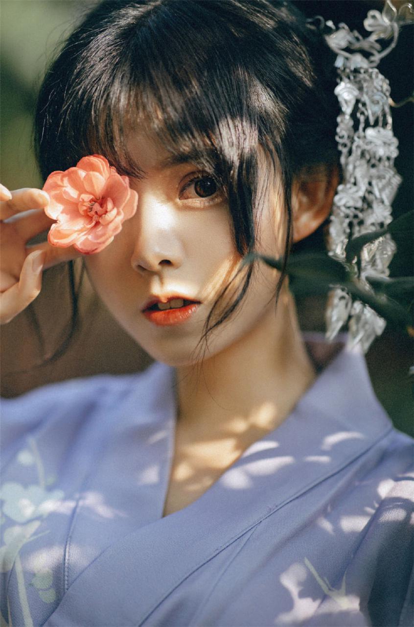 日本美女紫色和服小清新迷人妩媚魅力艺术写真(1/8) 美女图片 第1张
