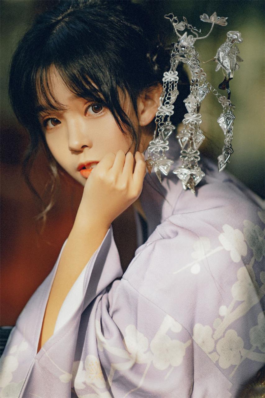 日本美女紫色和服小清新迷人妩媚魅力艺术写真(1/8) 美图 第1张