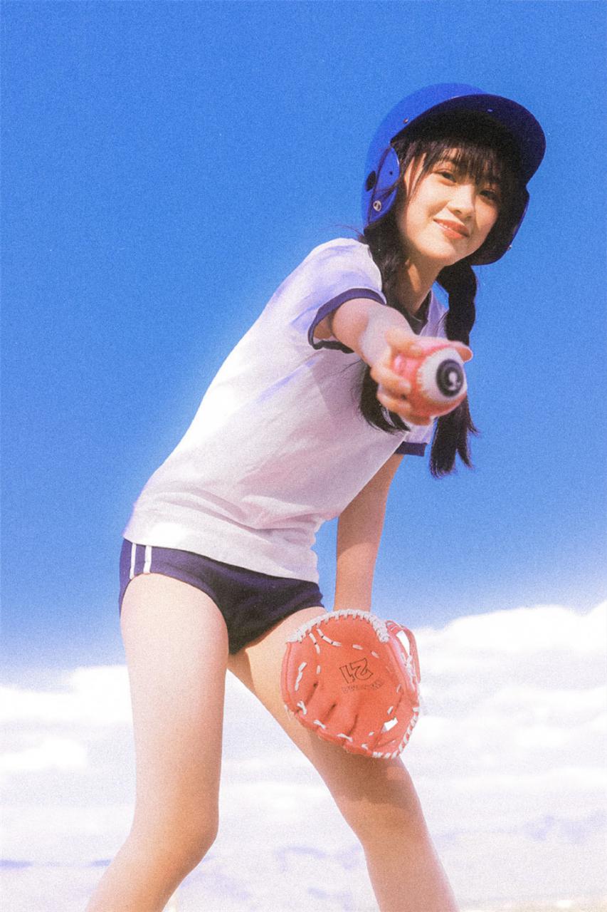 日本清纯灵动美少女白色T恤时尚杂志艺术写真(1/9) 美图 第1张