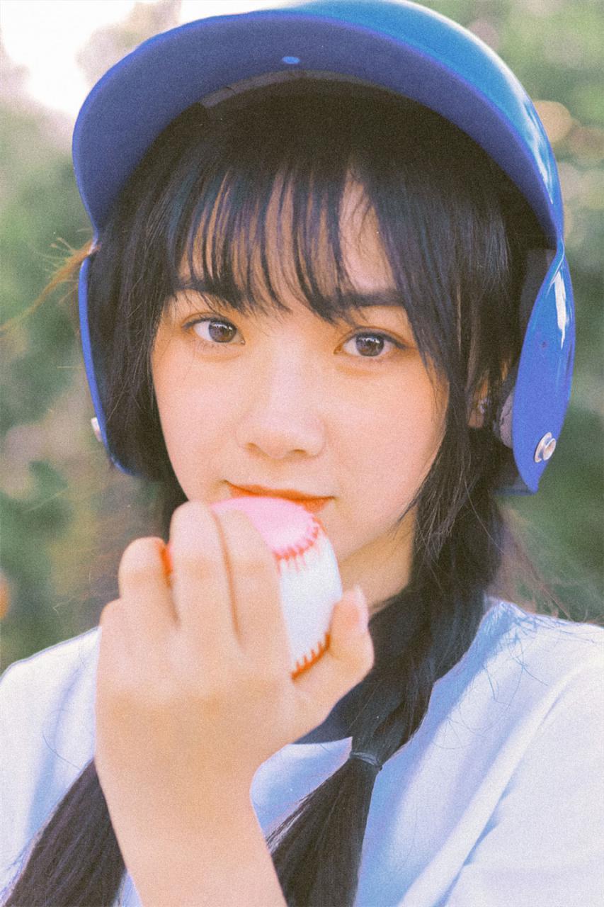 日本清纯灵动美少女白色T恤时尚杂志艺术写真(1/9) 美图 第1张