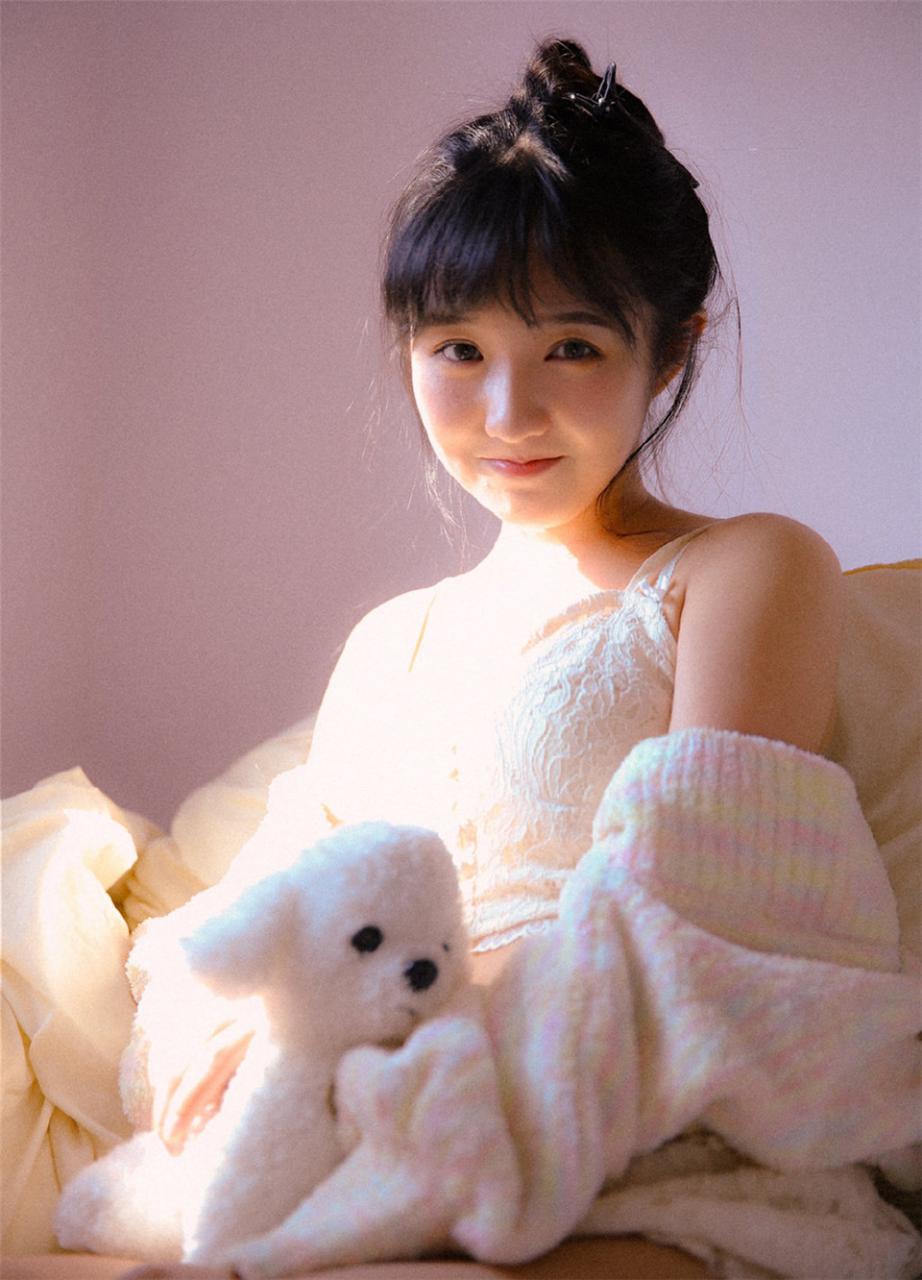 优雅清新长腿美少女模特高马尾粉红色蕾丝裙居家生活休闲写真(1/9) 美图 第1张