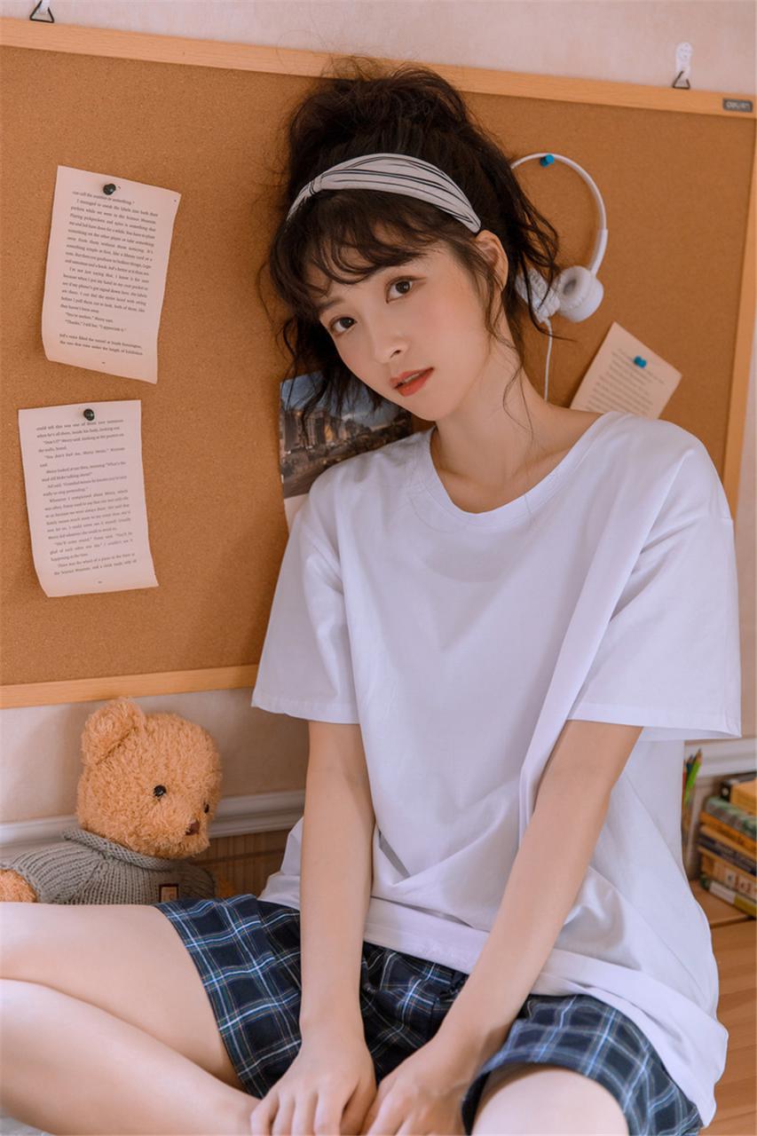 优雅知性校花学霸美少女白色T恤高马尾青春阳光写真(1/12) 美图 第1张