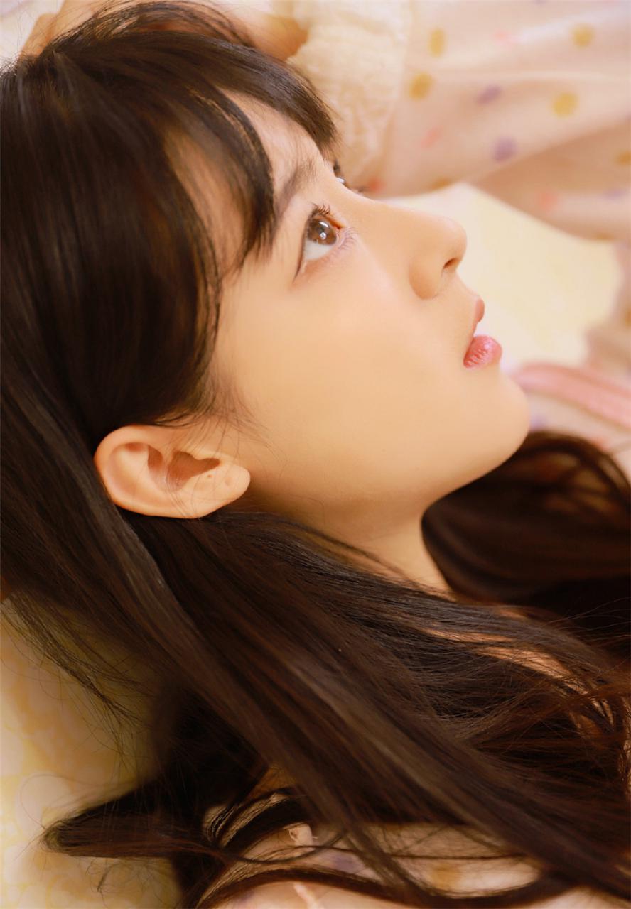 清纯养眼气质小萝莉美少女小丸子头粉红色吊带裙迷你写真(1/7) 美图 第1张