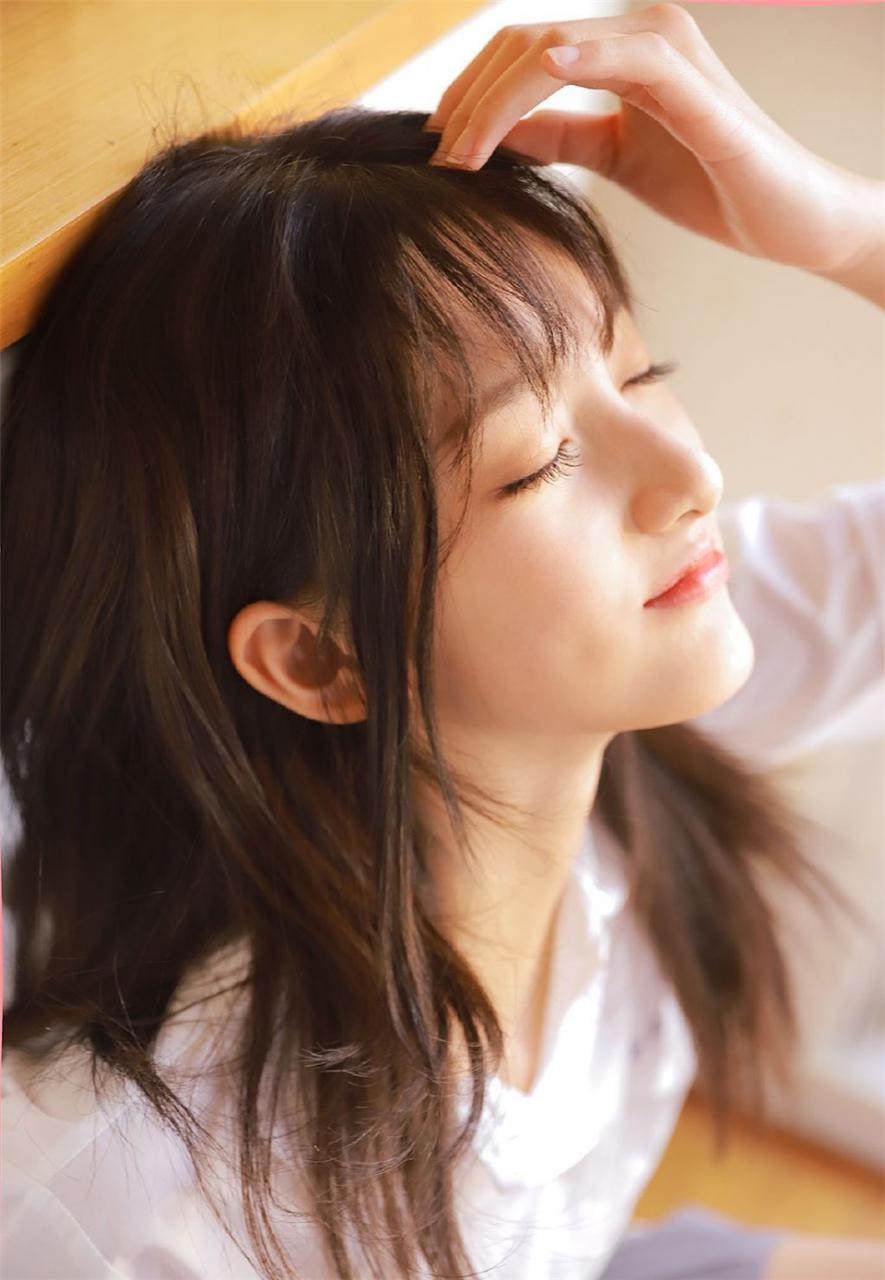 学院风修长身材学霸校花美少女白色校服校园生活休闲写真(1/8) 美图 第1张