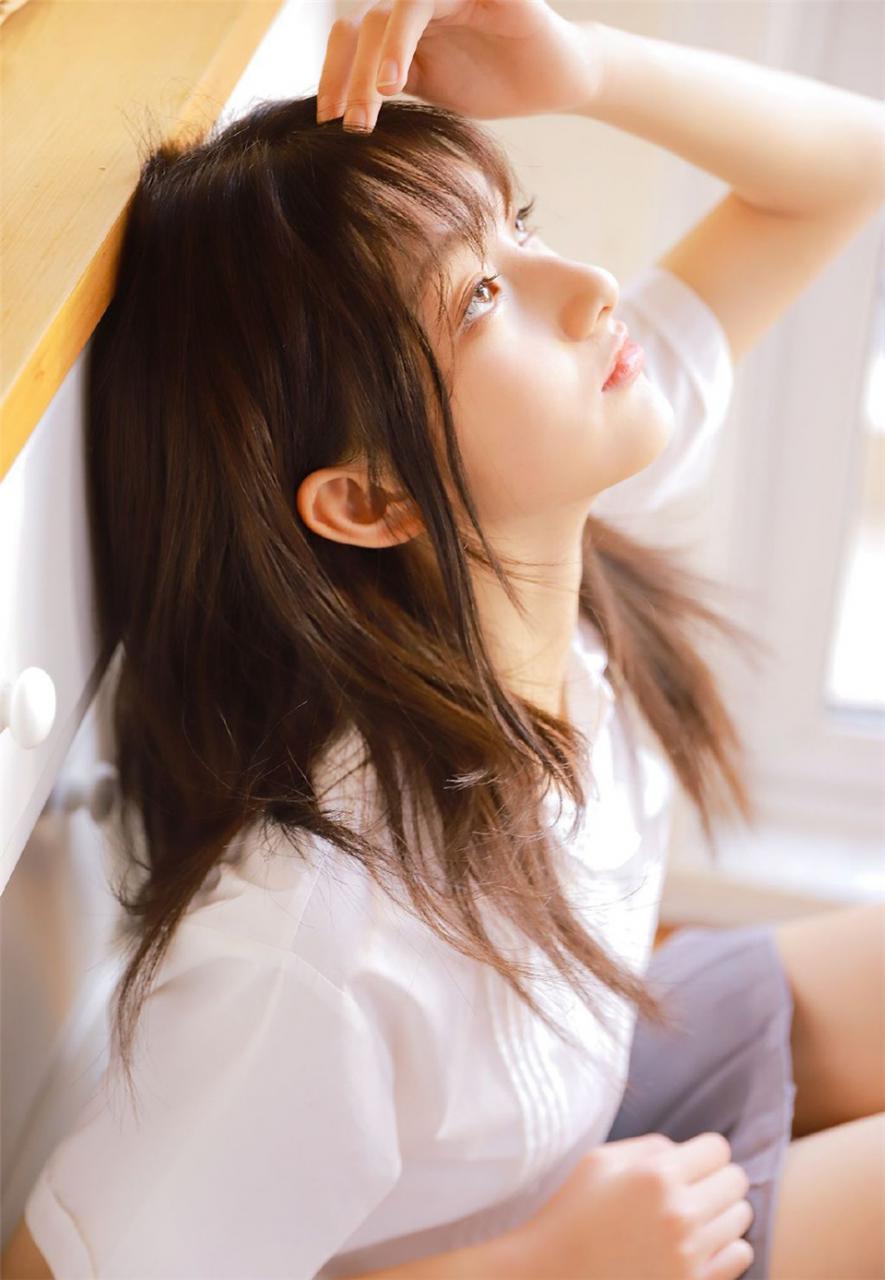 学院风修长身材学霸校花美少女白色校服校园生活休闲写真(1/8) 美图 第1张