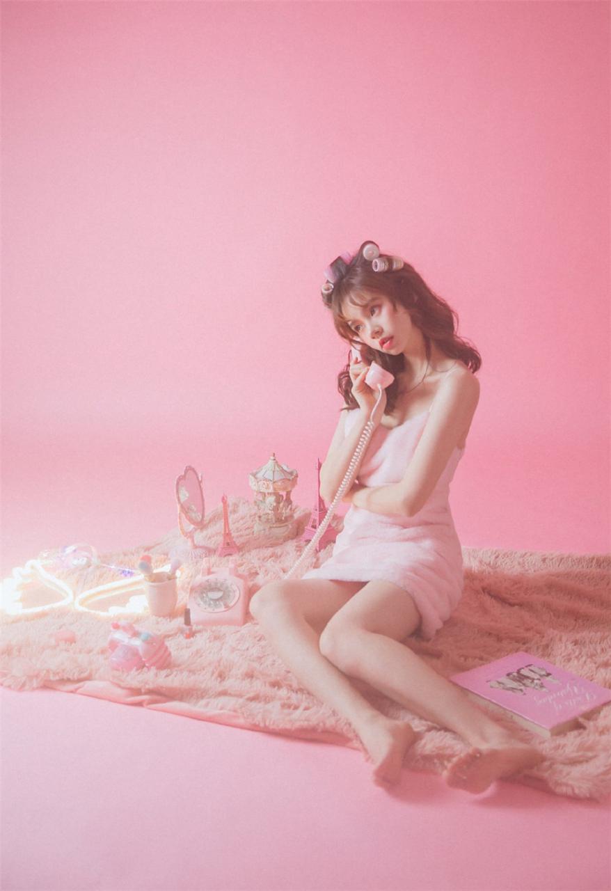 时尚浪漫气质美少女粉红色睡衣居家生活休闲迷人写真(1/9) 美图 第1张