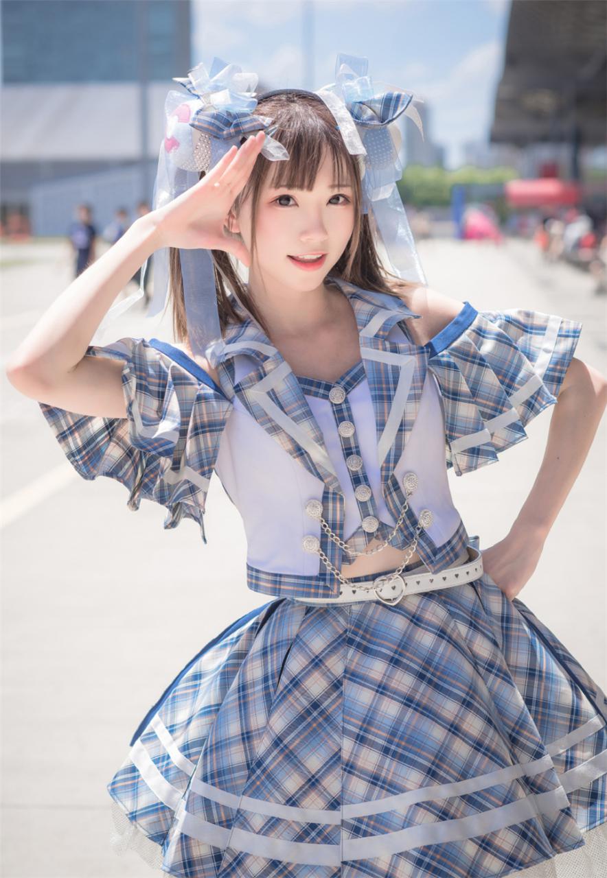清纯无敌长腿美少女蓝色格子超短裙套装调皮可爱迷人写真(1/9) 美图 第1张