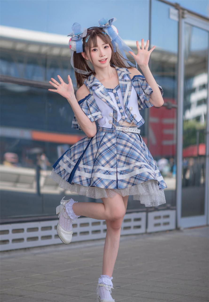 清纯无敌长腿美少女蓝色格子超短裙套装调皮可爱迷人写真(1/9) 美图 第1张