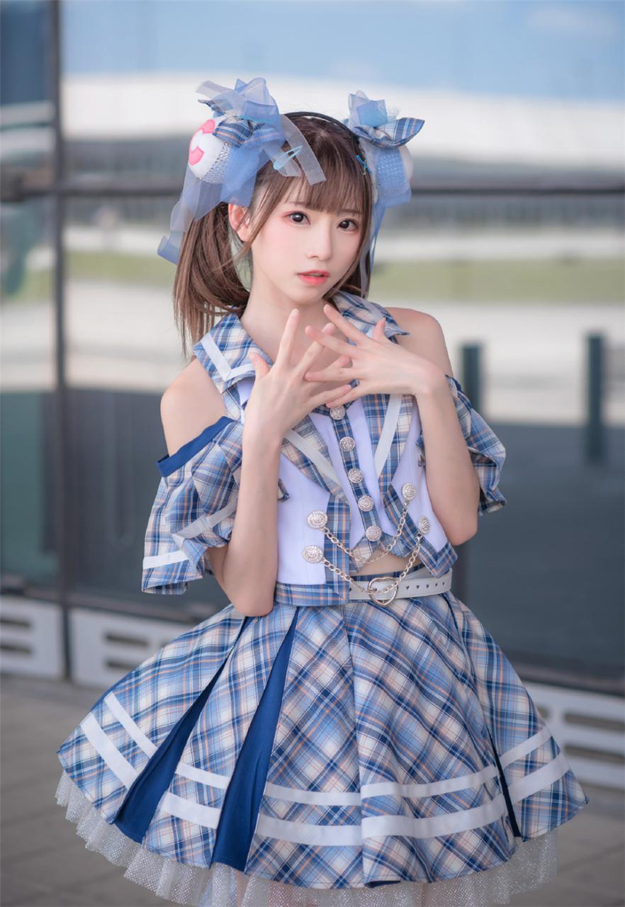 清纯无敌长腿美少女蓝色格子超短裙套装调皮可爱迷人写真(1/9) 美图 第1张