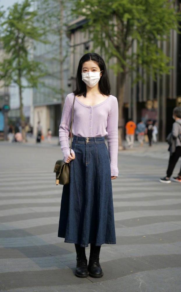 夏日“牛仔穿搭”拒绝太普通，学街头达人的穿法，时髦又吸睛 街拍潮人 第4张