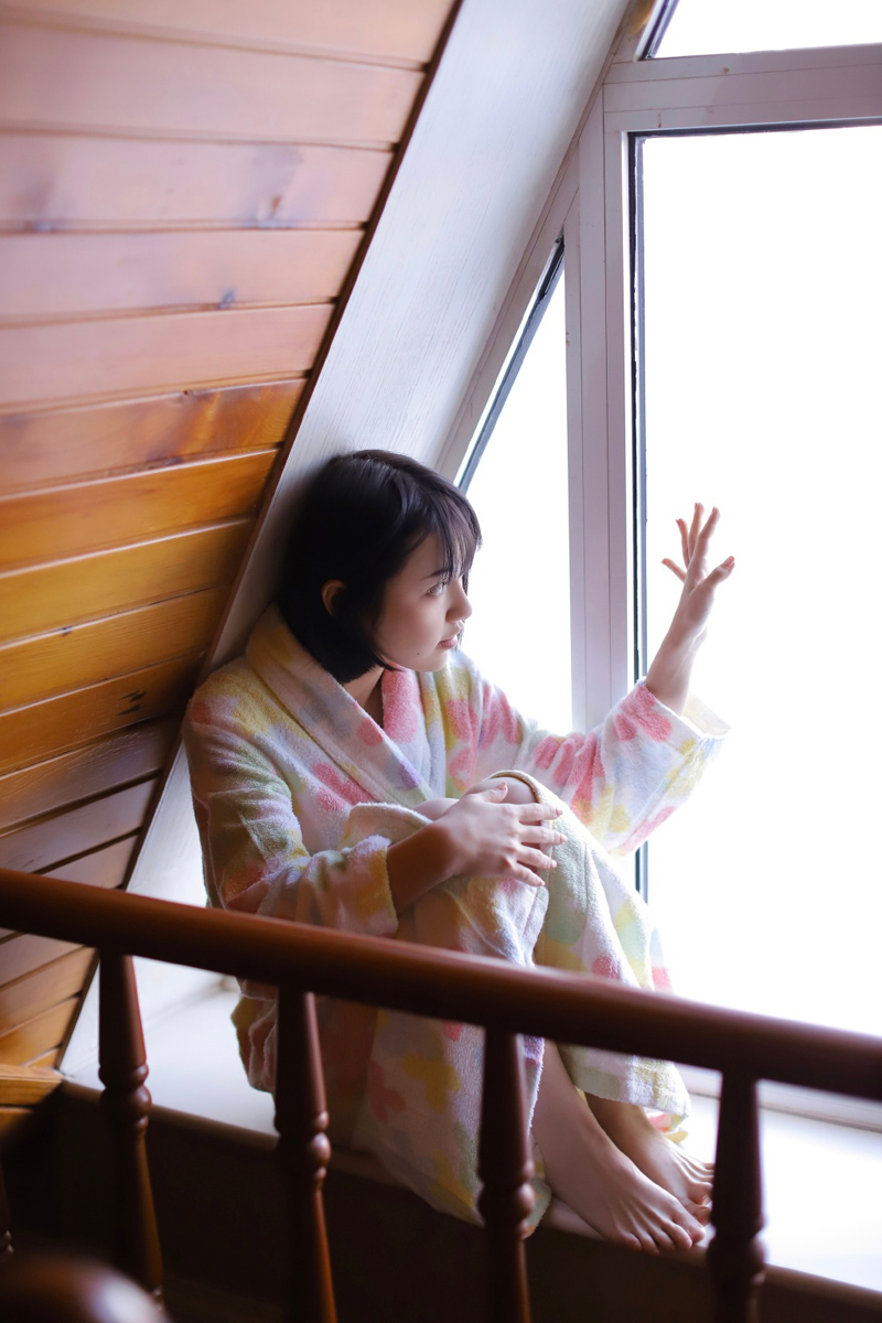 睡袍美女性感慵懒私房写真图片 美图 第1张
