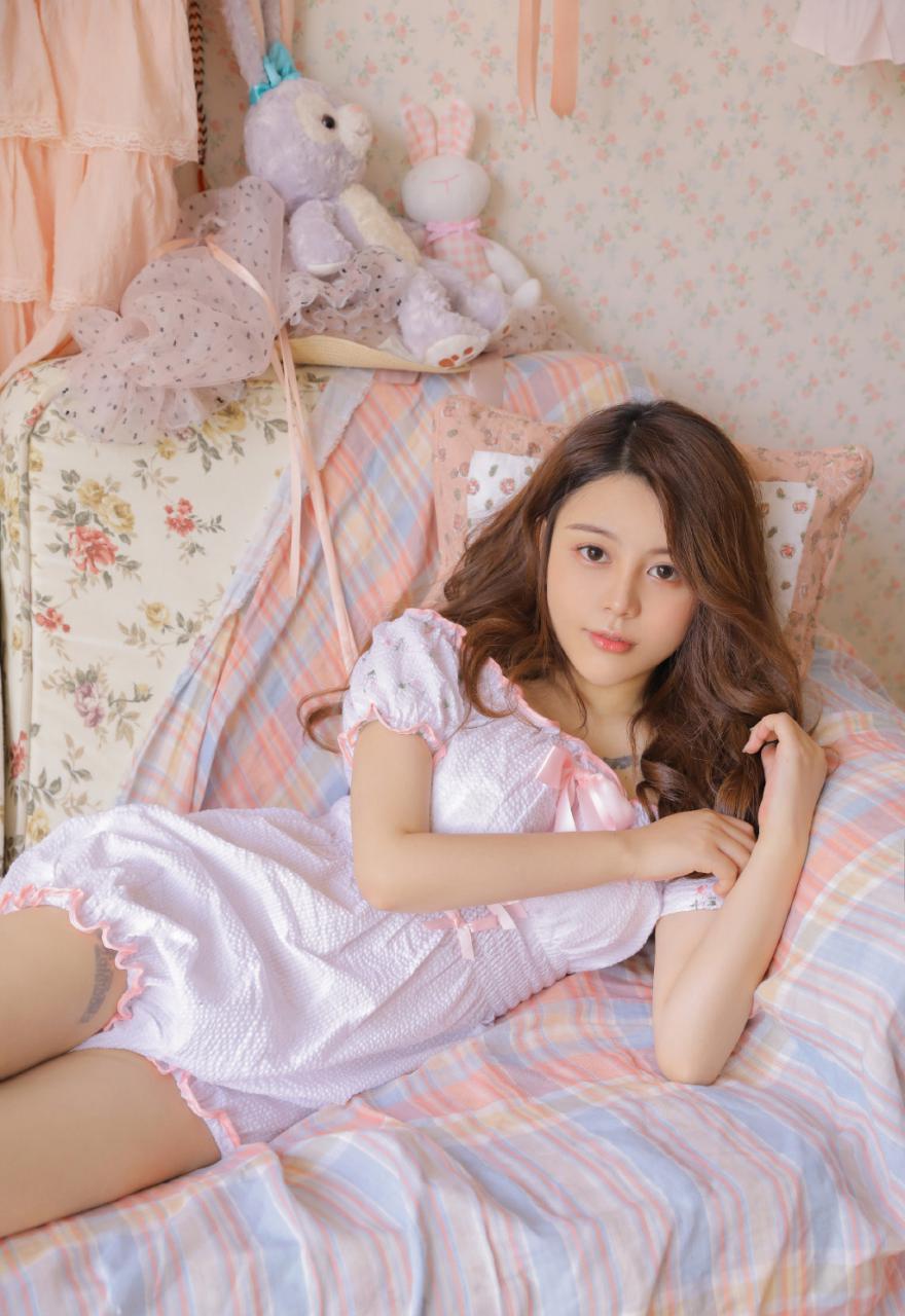美艳性感美女小姐姐长腿诱惑写真 美图 第1张