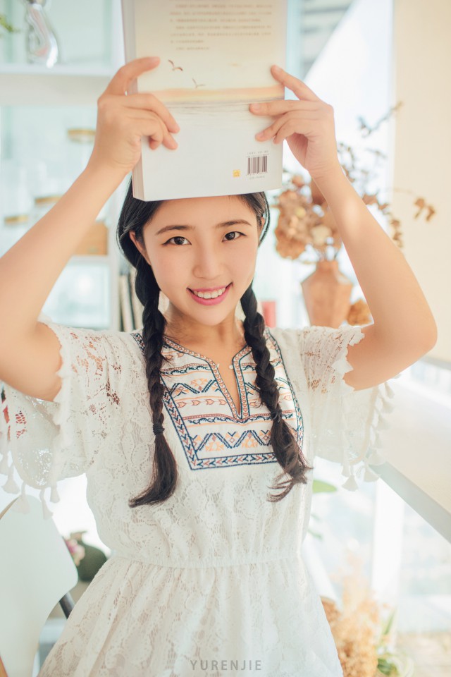 上身胖下身瘦穿衣搭配，女生上身胖穿衣技巧 穿搭 第1张