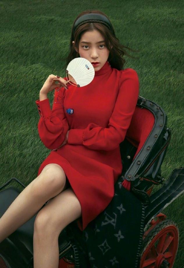 欧阳娜娜变身童话公主，一袭网纱白裙甜美时尚又吸睛 时尚 第4张