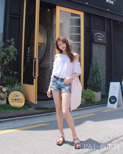 首尔街拍 跟韩国女生一起穿上破洞牛仔裤！ 街拍潮人 第8张