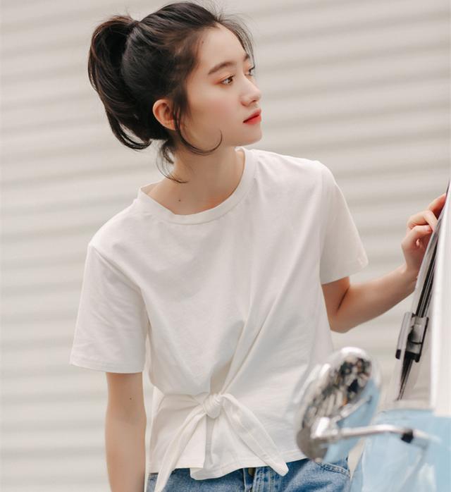 时尚百搭的休闲T恤穿上自带青春少女感！尽显优雅迷人气质 穿搭 第1张