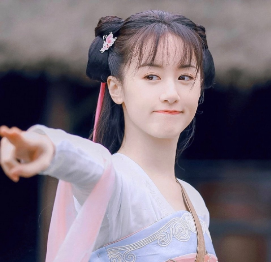《琉璃》女主古装太可了，一套汉服几百到几万，上身简直太仙了 穿搭 第1张