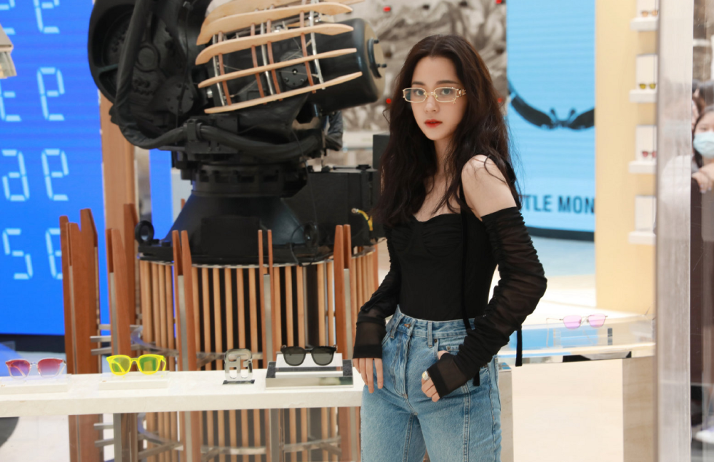 牛仔怎么穿好看？搭配看这几个单品让你秒变气质GIRL！ 穿搭 第3张