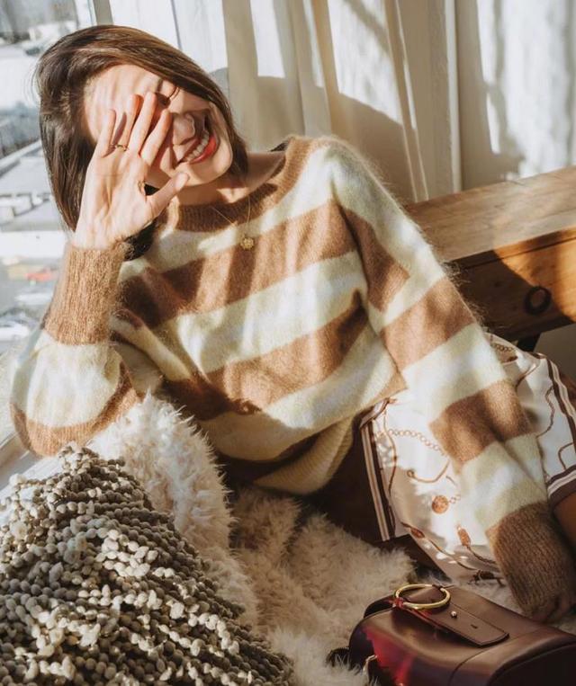 40岁的女人秋天多穿“棕色”衣服，显年轻又有气质 穿搭 第1张