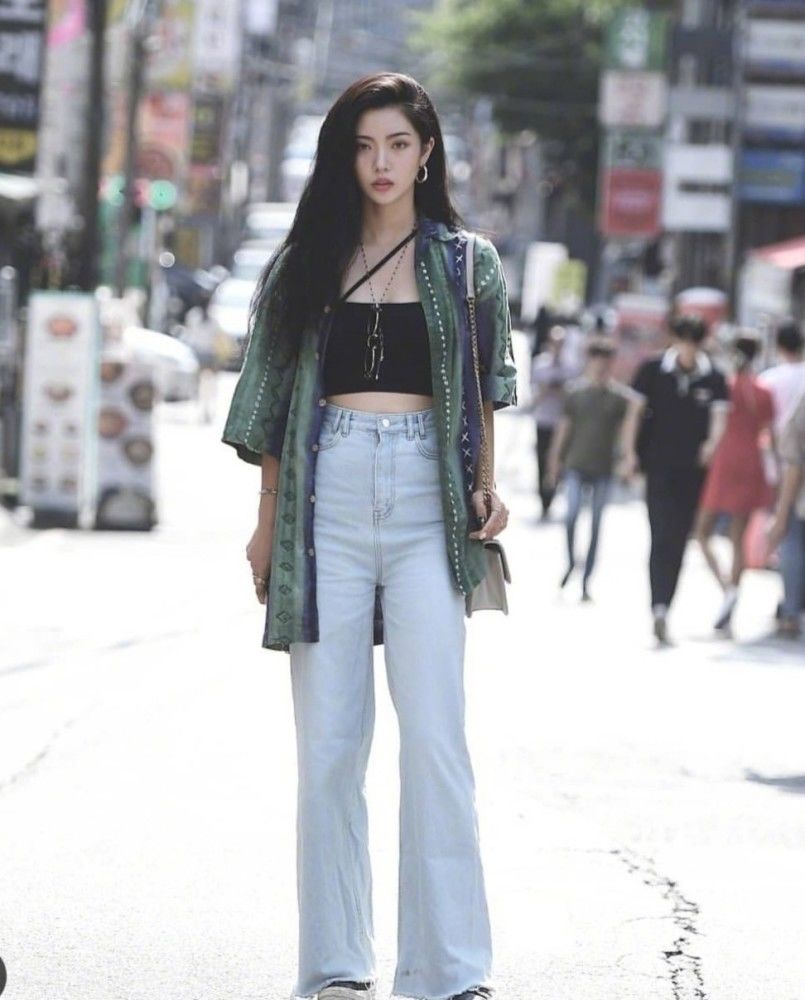 韩国首尔女生街拍，艳压国内的网红风格多变性感又撩人 街拍 第1张