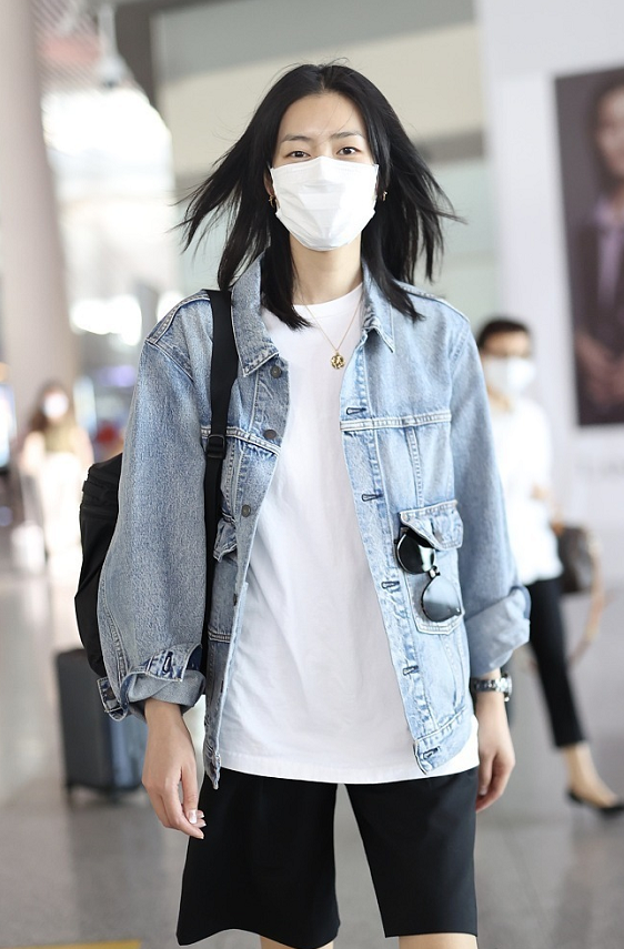 牛仔怎么穿好看？搭配看这几个单品让你秒变气质GIRL！ 穿搭 第6张