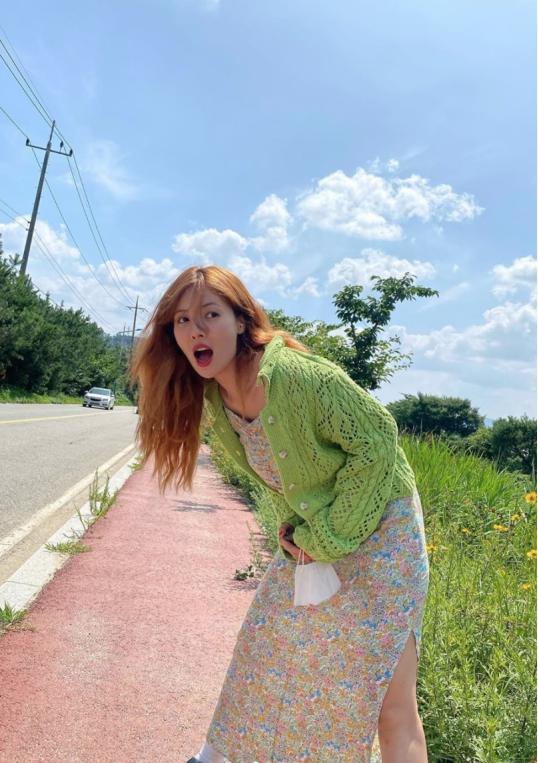 入秋穿针织衫有多性感？LISA亲身种草的单品你不想试试吗 时尚 第2张