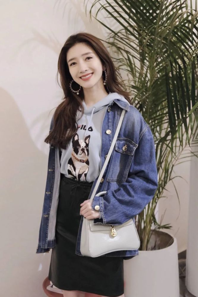 美貌持续在线，看这些女明星们的初秋时尚穿搭 时尚 第1张