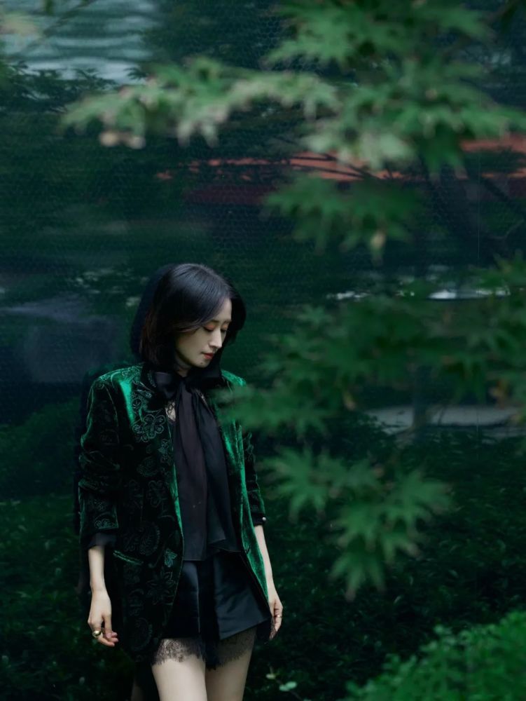 美貌持续在线，看这些女明星们的初秋时尚穿搭 时尚 第5张