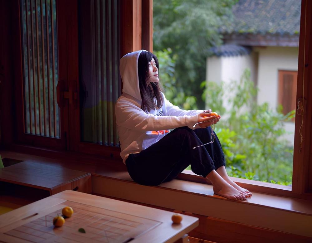 44岁田海蓉穿上礼裙是女王脱下是少女，身材姣姣太高级 时尚 第3张