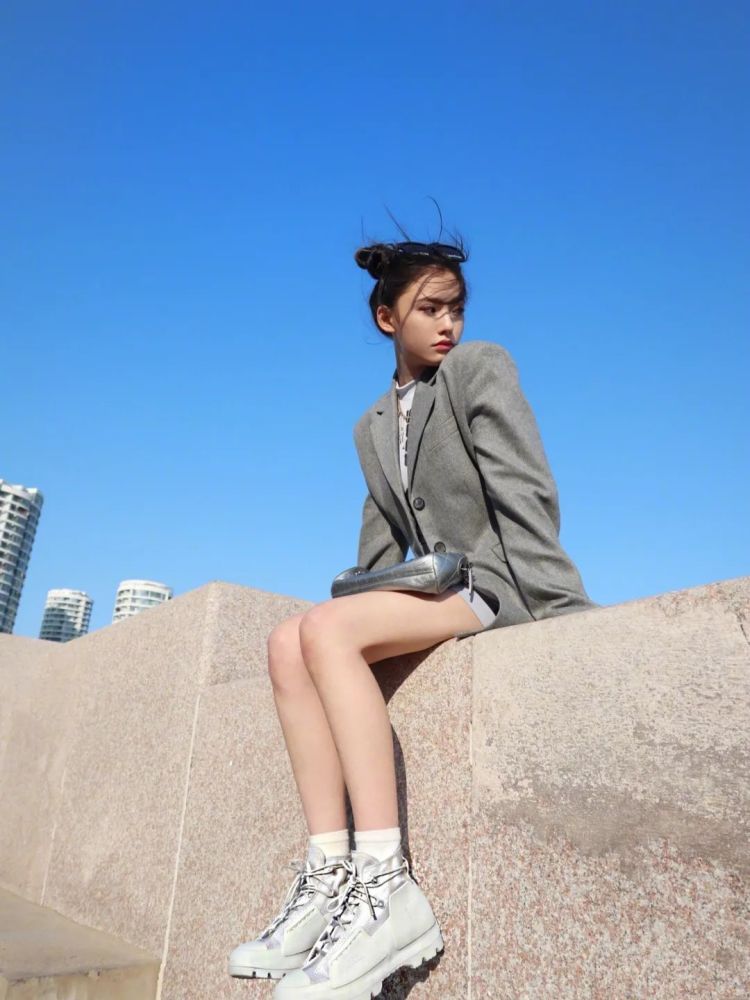 美貌持续在线，看这些女明星们的初秋时尚穿搭 时尚 第1张