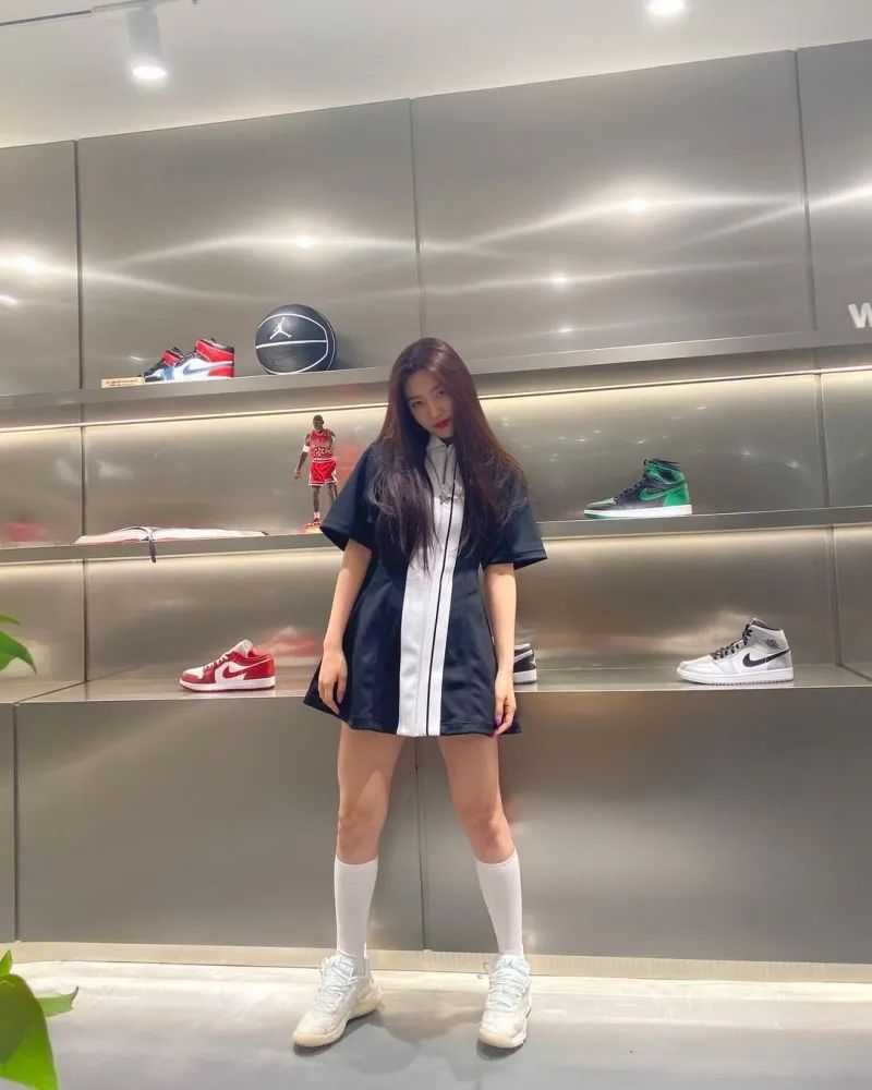 韩国女团性感担当！其实是隐藏的女鞋头，看她的照片网友直呼恋爱了 时尚 第4张