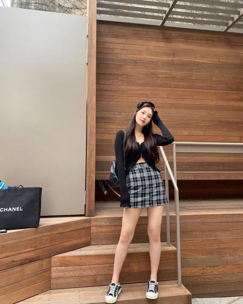 韩国女团性感担当！其实是隐藏的女鞋头，看她的照片网友直呼恋爱了 时尚 第5张