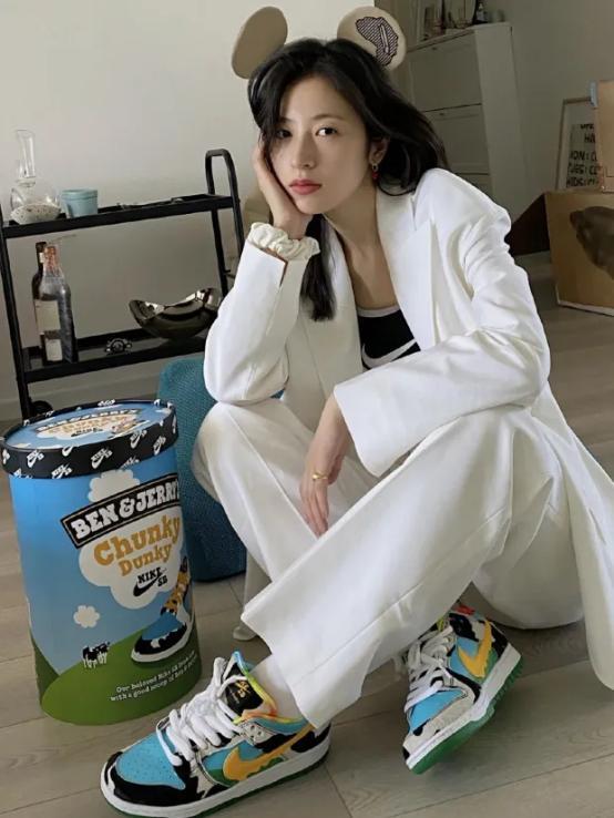 潮鞋到底有什么魔力？让周雨彤这些潮酷穿搭来给你答案 时尚 第3张
