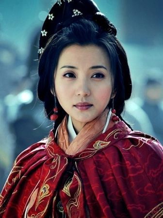 什么人适合卷发？什么人适合直发？ 美容健康 第2张