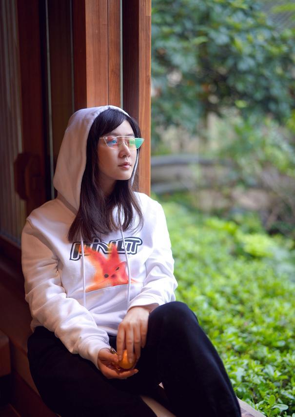 44岁田海蓉穿上礼裙是女王脱下是少女，身材姣姣太高级 时尚 第2张